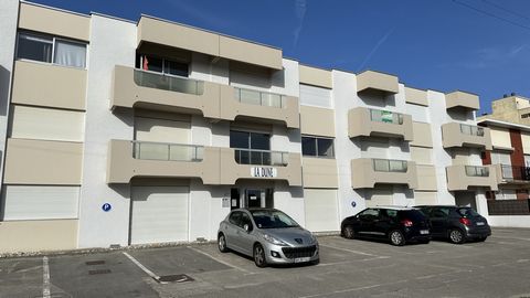 Stella Habitat offers you in Stella plage, this beautiful apartment located in a quiet and secure residence close to the beach. Apartment comprising: Entrance with storage cupboards, shower room with toilet, living room with equipped kitchenette. Sol...