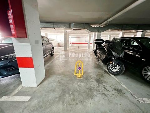REDPISO sells a parking space in URBANIZACION CERRO MANILA. RINCÓN DE LA VICTORIA, MÁLAGA. It is located on the -1 floor, easily accessible. Space for a large car. It is located in an enclosed area. I feel the confidence of working with the leader. Y...