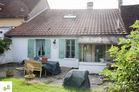 GOING ON MILLERON! Located less than 2 hours from Paris not far from the communal pond and the bakery, discover this authentic village house of about 73m2 with garden and terrace comprising on the ground floor: entrance, living room with fireplace, f...