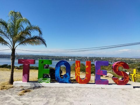 Mis deze uitstekende zakelijke kans niet door dit stuk land met uitzicht op het Tequesquitengo-meer te verwerven, uniek in de omgeving! Oppervlakte 1.083 m2 grond waar u het huis van uw dromen kunt bouwen, hetzij voor persoonlijk gebruik, hetzij om h...