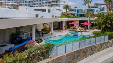 Villa Stephanie est une magnifique maison d’un étage située dans la communauté privée fermée en bord de mer de Blue Sea, qui se trouve sur le corridor de Cabo. La propriété se trouve à deux minutes d’un accès privé à une plage de sable unique de la m...