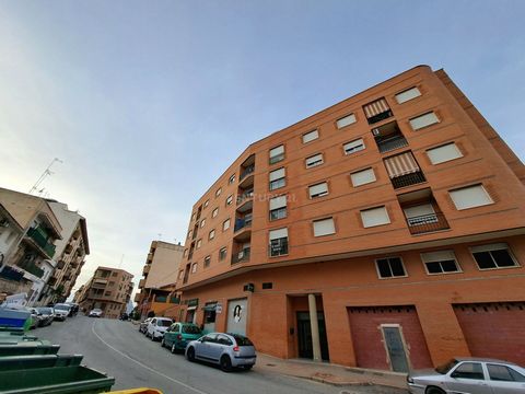 Century21 Now III vende: Nos encontramos ante una excepcional oportunidad de comprar un piso de 4 dormitorios a un extraordinario precio, espaciosa vivienda de 107 metros la cual ofrece todo lo que necesitas para disfrutar de una vida cómoda y agrada...