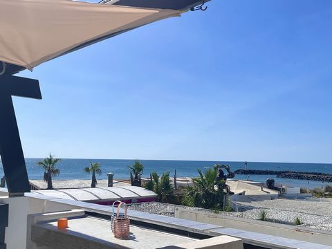 In het hart van de naturistenwijk van Cap d'Agde, op slechts enkele minuten van de naturistenstranden en de lokale winkels, ligt dit appartement op een ideale locatie om met volle teugen van het leven in Cap d'Agde te genieten. Het appartement bestaa...