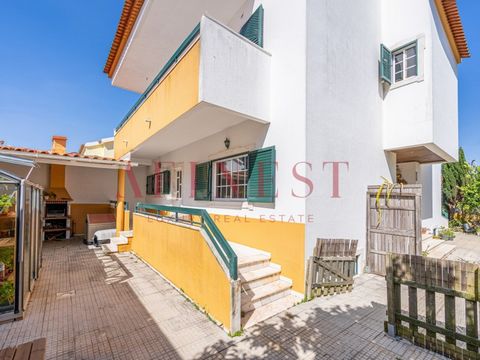 ARE YOU LOOKING FOR A 5 +1 BEDROOM SEMI-DETACHED HOUSE WELL LOCATED IN A QUIET STREET? With an area of 325m2 of plot and with a gross construction area of 297m2, this semi-detached house is equipped with air conditioning placed in 2022, in addition t...