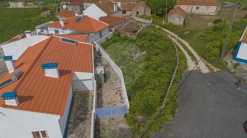 Armazém para venda em estado de Ruina Terreno com 330m2 Ruina com 55m2 Pode ao abrigo da nova legislação ser convertida em habitação. Actualmente na Caderneta predial está registado com afectação Armazem Imovel Isento de Licenca por ser de Contrução ...