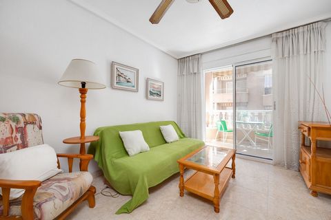 Beautiful and practical apartment, with an ideal location, very close to the beaches of El Cura and Los Locos, just fifteen minutes from the city center, and a few meters from the popular Avenida Habaneras. The building has a communal swimming pool, ...