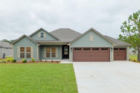 Stunning new construction in the Abby Ridge Subdivision in Hahira! This beautifully designed 4-bedroom, 2-bathroom home features luxury vinyl plank (LVP) flooring in the great room, foyer, kitchen, and breakfast area. The gourmet kitchen comes with s...