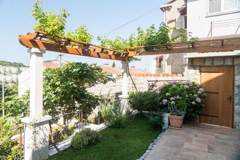 Apartments Gaura are located in Gruž, lovely neighborhood which is the best choice if you want to spend your vacations in peace and quiet environment, far from the city crowds, and also to have nearby all you need during your holidays. This property ...