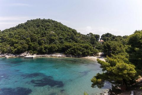 Apartments Posta offer seven self-catering accommodation units in Saplunara, quiet little place in a beautiful bay on the eastern side of the island of Mljet. Luggage storage before check in and after check out are available. Free private parking is ...