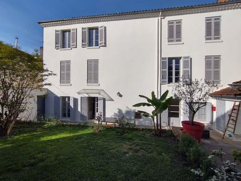 Belle maison familiale avec jardin et grands volumes