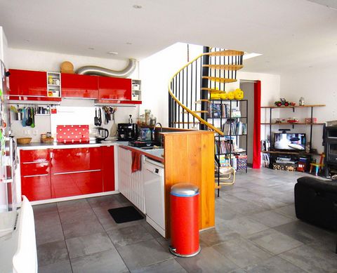 BELLE MAISON RENOVEE PROCHE DES COMMODITES A PIED