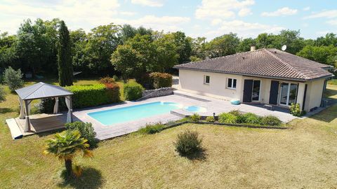 AUX PORTES DE CAHORS, Charmante Maison avec Piscine, Jacuzzi sur 3400m2 de Terrain