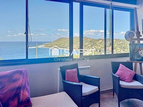 Ensemble de biens immobiliers vue mer .