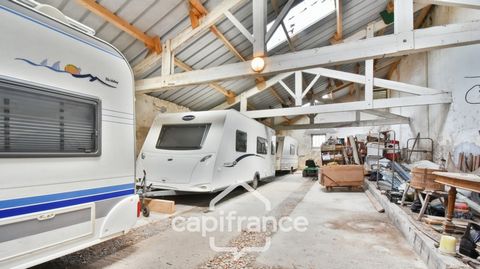 Local/bureau à vendre NUAILLE D'AUNIS (17), Dpt Charente Maritime (17), à vendre NUAILLE D'AUNIS, ensemble immobilier, d'une surface de 591,64 m2, le tout sur une parcelle cadastrée de 4710 m2