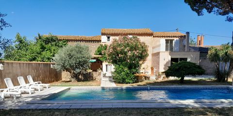 A Maison de Campagne rénovée sur plus de 1.5ha de terres et jardins