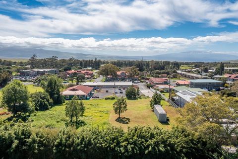 Incredible location for this rare commercially zoned, elevated lot of 42,636 sqft. Located right in the heart of the commercial section of Waimea town within walking distance to Redwater Caf, Merriman's, Moa's Kitchen, Hawaii Preparatory Academy, Pau...