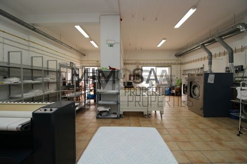Laundrette for sale including building and business. Located in a popular residential area with acces to popular areas like, the Marina, Meia Praia and immediate acces to town, makes this location for a (laundry )business highly profitable. Located o...