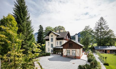 Недавно отреставрированная роскошная вилла, окружена прекрасным садом и вмещает до 8 человек. Дом расположен в живописном курорте Альтаусзее, в 85 км от Зальцбурга. Живописная деревня и захватывающий дух альпийский пейзаж создают идеальную композицию...