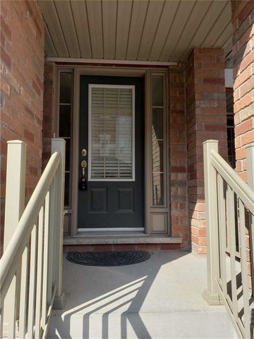 Location! Fabulous 3 Br Huge 1955 Sq Ft Townhouse With W/O Finished Lower Level, Walkout Balcony, Family Size Eat In Kitchen, Mstr B/R W/Balcony, Double Closets & Ensuite, Hardwood Floors, Close To All Major Stores, Trinity Common, Hwy 410, Hospital,...