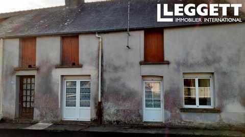 A23625ERB56 - Town centre house in need of renovation. Situated in a quiet area, close to shops and schools. Information about risks to which this property is exposed is available on the Géorisques website : https:// ...