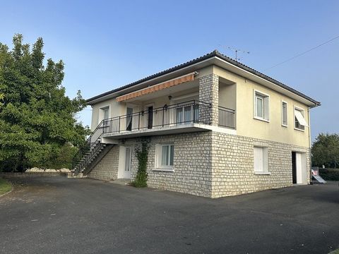 Summary Detached house with garden situated in Montguyon. This spacious house offers accommodation on two floors, it could be divided into two. The house is double glazed, there is air conditioning as well as fuel central heating. The garden is 1600m...