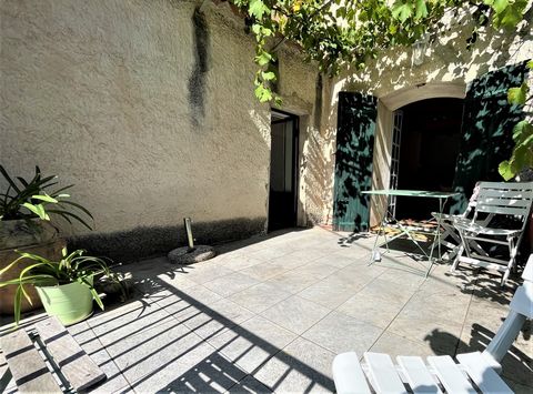 In the heart of the old village, sheltered from the wind and all nuisances, this village house offers 4 large bedrooms, 2 of which have access to the terrace, 1 shower room per floor, a spacious living space that opens onto a patio and the charming p...