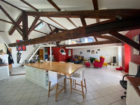 Appartement en duplex 128m² avec terrasse sur le toit à Romans sur Isère 26100.