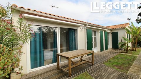 A25044CYU17 - This beautiful home is perfect for all year round living, or holidays on the Ile de Ré. Easily sleeping eight it also presents a perfect rental opportunity. Walk west along the coastal path to the beach at St Martin, or east into the ce...