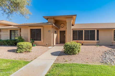 Come see this beautiful home in the heart of Sun City West the premier adult community. Turn key easy maintenance located near shopping, entertainment, rec centers, and golf courses. Showing off 2 bedrooms and 2 bathrooms and a bonus craft room. Upgr...