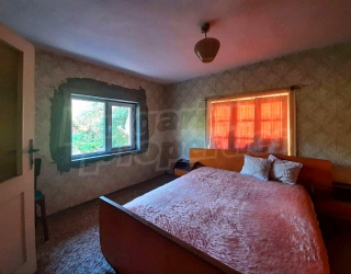 Price: €29.000,00 District: Ruse Category: House Area: 58 sq.m. Plot Size: 730 sq.m. Bedrooms: 2 Bathrooms: 1 Location: Countryside Rural property with quiet location and year-round access by asphalt road We offer for sale a property located in an ex...