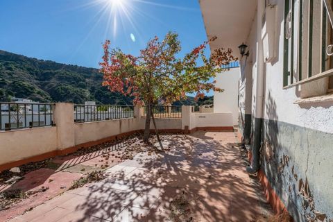 APARTMENT FOR SALE IN GUARROS- PATERNA DEL RIO, IN A TWO-STOREY BUILDING, WITH A SEPARATE TERRACE! TO ENJOY THE FAMILY, IN THE HEART OF THE ALPUJARRA OF ALMERIA. . YOUR TRANQUILITY IS PRICELESS, Under the gentle breeze of the Alpujarra Almeriense, th...