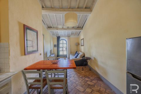 Seize this unique opportunity and discover this exceptional 3-room apartment, which is part of a historic 14th century church and impresses with both its unique charm and its wonderful location. The property, which has recently been completely renova...