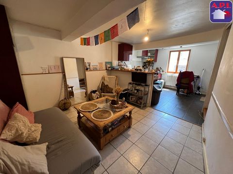 VILLAGE HOUSE OF 82 M² Discover this 82 m² house ideally located in Saint-Lizier. It offers a bright and well-appointed interior, a spacious living room, a fitted kitchen, 2 bedrooms and an office. Close to amenities and schools, it is the perfect ch...