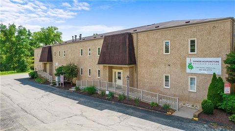 Located in the heart of the bustling Pittsburgh market, and with an 8 CAP, the Mayview Professional Building offers an exceptional investment opportunity in the thriving Bridgeville area. With close proximity to South Hills Village, a prominent shopp...