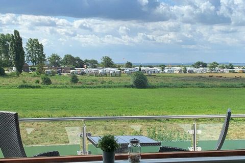 Genießen Sie den direkten Meerblick über das Naturschutzgebiet hinweg zur Ostsee, den Südbalkon und den ganz nahen traumhaften, weißen Sandstrand mit wunderschöner Dünenlandschaft. Unsere sehr komfortabel ausgestattete und lichtdurchflutete Ferienwoh...