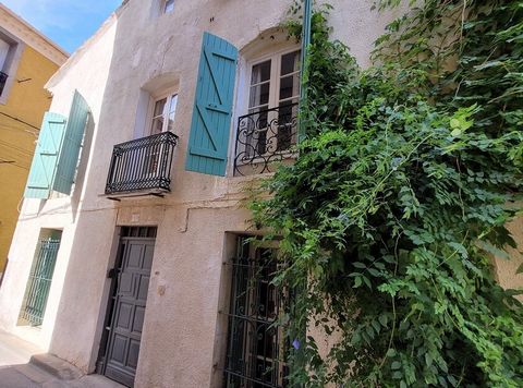 Nice little town on the Etang de Thau with all shops, port, beach and restaurants, 20 minutes from Pezenas, 20 minutes from Beziers and 20 minutes from Montpellier. Very pretty village house with 76 m2 of living space including 3 bedrooms, located in...