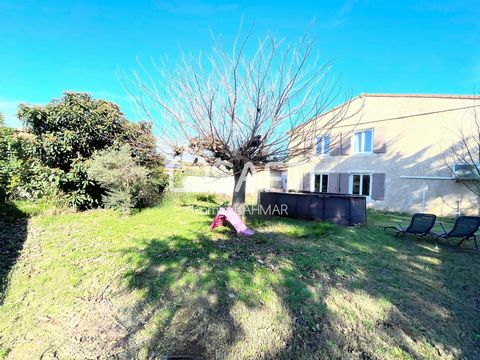 Située à Mas-Blanc-des-Alpilles (13103),cette charmante maison d'environ 165 m² habitable offre un agencement pratique sur deux niveaux. Au rez-de-chaussée, vous trouverez un salon séjour climatisé, une cuisine ouverte, une buanderie, une salle d'eau...