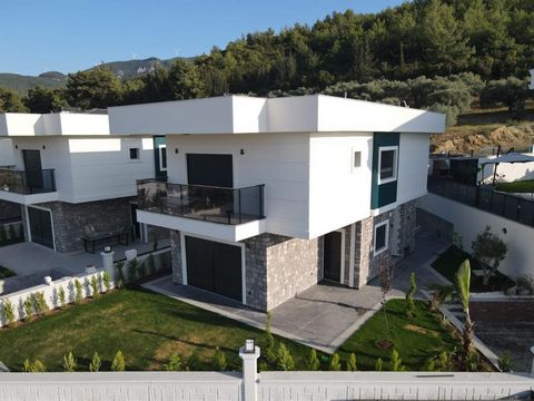 4+1 PRIVATO VISTA MARE CON PISCINA PRIVATA IN UN SITO SICURO 24 ORE SU 24, 7 GIORNI SU 7 SISTEMA SMART HOME CON PARCHEGGIO PRIVATO DEMİRDÖKÜM CON CAMINO SISTEMA DI TAPPARELLE AUTOMATICHE IN TUTTE LE STANZE SCACCIAPATATE SPOGLIATOIO BAGNO AMPIO GIARDI...