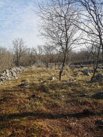 Location: Primorsko-goranska županija, Krk, Krk. INSEL KRK, KRK - Landwirtschaftliche Flächen Uns wurde dieses landwirtschaftliche Grundstück mit einer Fläche von 1130 m2 angeboten. Das Grundstück liegt am Ortsausgang von Krk, direkt neben der Haupts...