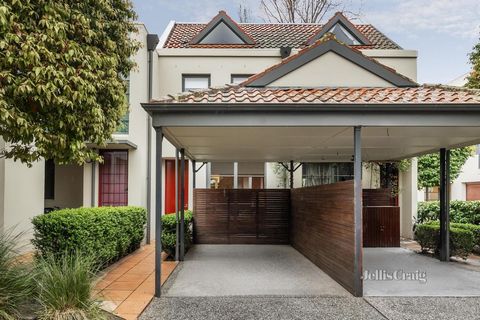 A light filled retreat in a revered east Richmond Yarra precinct, this versatile prize delivers quiet, refined living between iconic Swan Street and Bridge Road lifestyle hubs. Wonderfully calm while endlessly convenient, the surrounding, boutique bl...