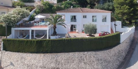 Eine wunderschÃne moderne Villa zum Verkauf an der Benissa CostaEine groÃe moderne Villa zum Verkauf an der KÃ¼ste von Benissa in der NÃhe der Annehmlichkeiten von Moraira und des StrandesDie Villa verfÃ¼gt Ã¼ber zwei separate WohnrÃume mit zwei Loun...