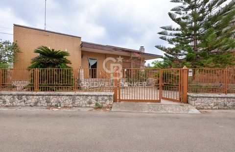 PUGLIA - SALENTO - DISO In Diso, a municipality located in the south-eastern part of the Salento peninsula, and a few kilometers from the beautiful sea of Castro, we offer for sale an independent house of approximately 200 m2, with a surrounding gard...