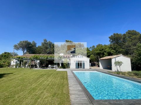 Sur le territoire de La Croix-Valmer, dans un environnement d'exception, devenez propriétaire immobilier avec cette maison de plain pied pleine de charme avec 4 chambres et un grand jardin paysagé et ensoleillé. L'environnement, la vue sur les collin...