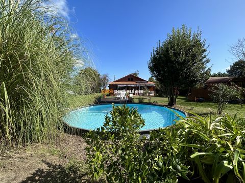 In Talais, your agency CÔTÉ PARTICULIERS, offers you, this wooden chalet of about 80m2, built in 1995, partially renovated, and located on a beautiful wooded plot of about 2280m2. This place, without vis-à-vis, offers a peaceful setting. It consists ...