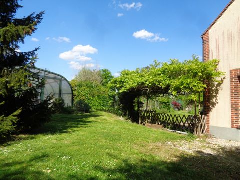 Maisons à vendre TREIGNY (89) Ensemble de deux maison 11pcs 5 ou 6 chbs, piscine, panneau solaire