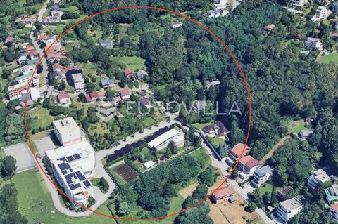 Zagreb, Šestine, Dedići, building plot of 1,373 m², located in a beautiful part of Šestine. The street frontage is 25 meters. Ideal location for construction, the plot is oriented to the south and offers a beautiful panoramic view of the city.Located...