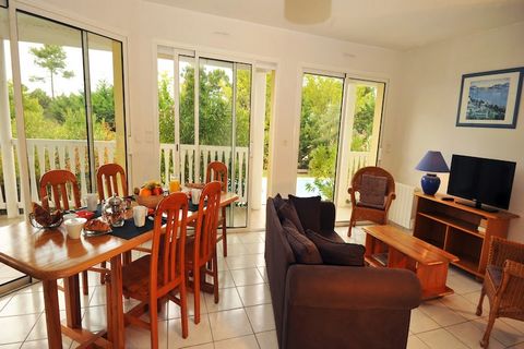 This beautiful and detached villa for 6 persons is located in the heart of the Aquitaine coast in the residence Eden Parc Golf. It is only 3,5 km from the sand beach Lacanau-Océan and 12 km. from the city centre of Lacanau. The ground floor villa is ...