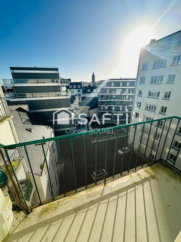 DERNIER ETAGE HYPER CENTRE + EXTERIEUR