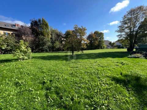 A dream for nature lovers and families! This sunny, flat plot on the idyllic Mitterberg offers 1,415 m² of space for your dream home ? also ideal for two residential units. Nestled in a quiet cul-de-sac, enjoy the green surroundings and the proximity...