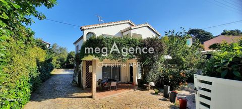 RARE à Boulouris – Villa 3 appartements proche mer !